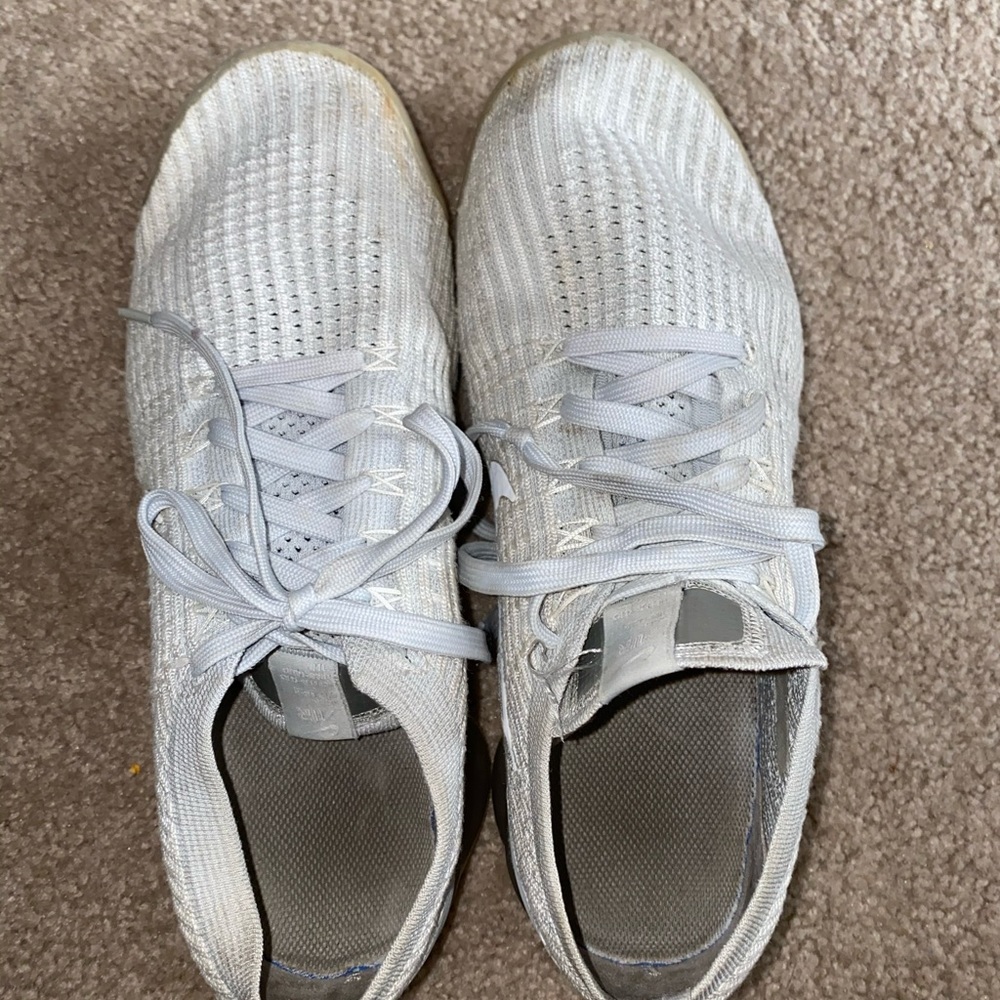 Vapormax white size 8.5